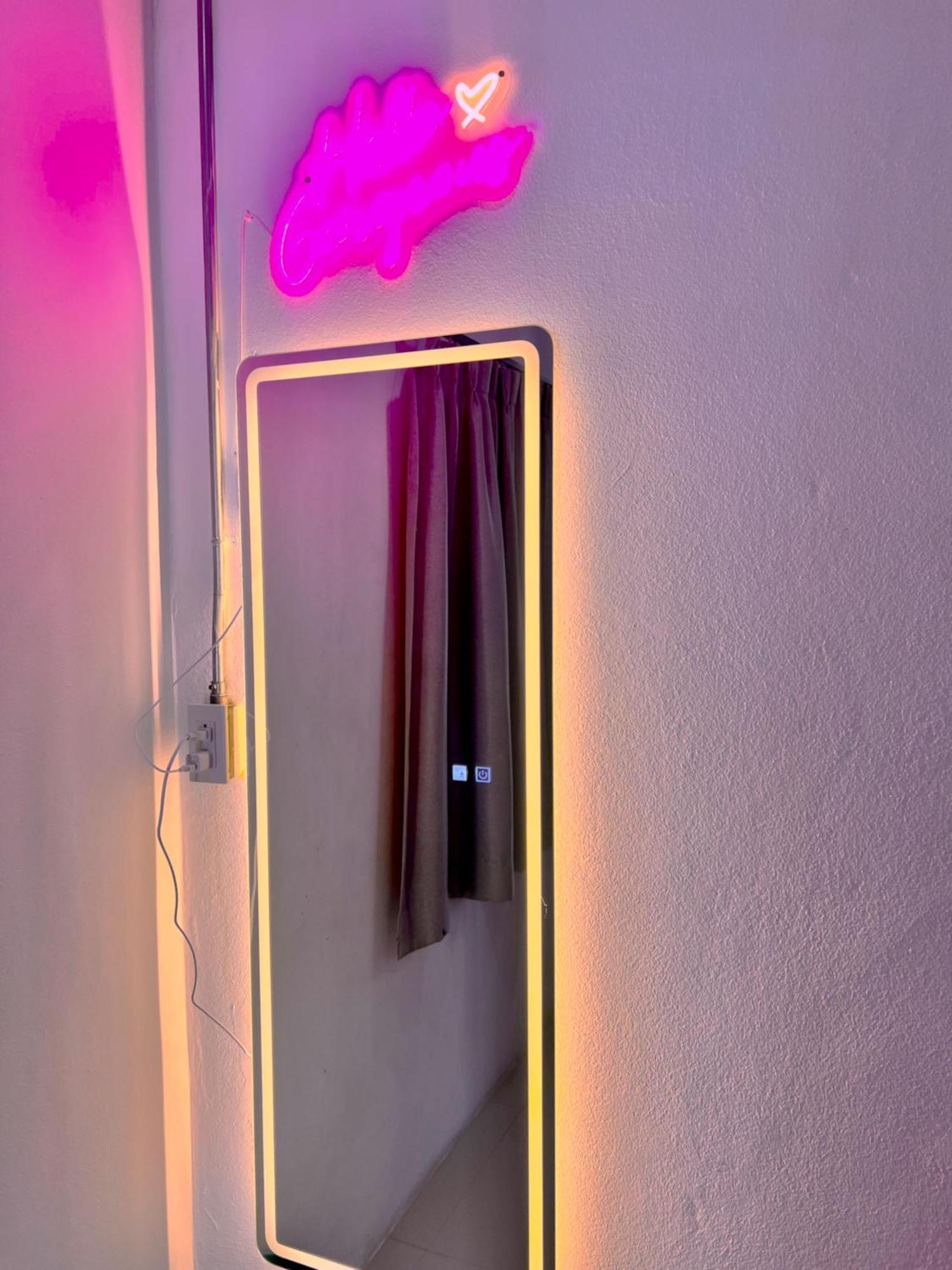 Arena Boutique Hotel Female Only Thong Sala Extérieur photo